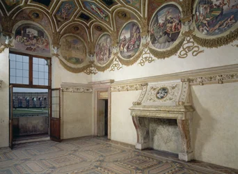 Ansicht der Camera dei Venti, die den Stuckkamin und das Fries mit Tierkreisrundeln darüber zeigt, 1528